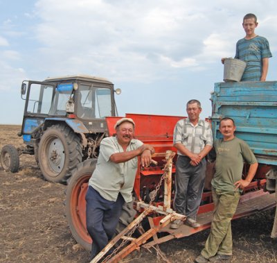 Сев начался. Уборка продолжается