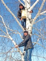 Старакбуляковские школьники встречают скворцов