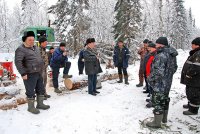 Глава администрации Караидельского района побывал в лесопромышленных предприятиях