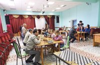 В Караиделе в шахматы играют целыми семьями