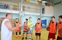 Мастер- класс по баскетболу для караидельских школьников провел тренер из г.Благовещенска А.Осокин