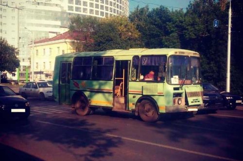 В Уфе автобус сбил несовершеннолетнюю, пострадавшая госпитализирована с тяжелыми травмами